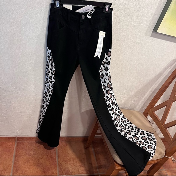 👖 NWT👖 Customized Black Denim with Animal Print Chiffon on Wide Legs. Size 7 - Picture 2 of 11